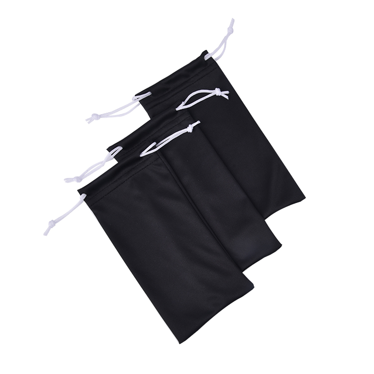 Bolsa de gafas de sol Rpet negra con cordón de impresión personalizada
